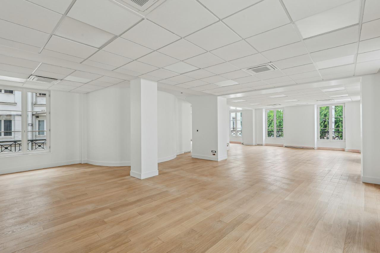 Bureau Paris 721m² Location bureau Paris OLBUR2200940 3